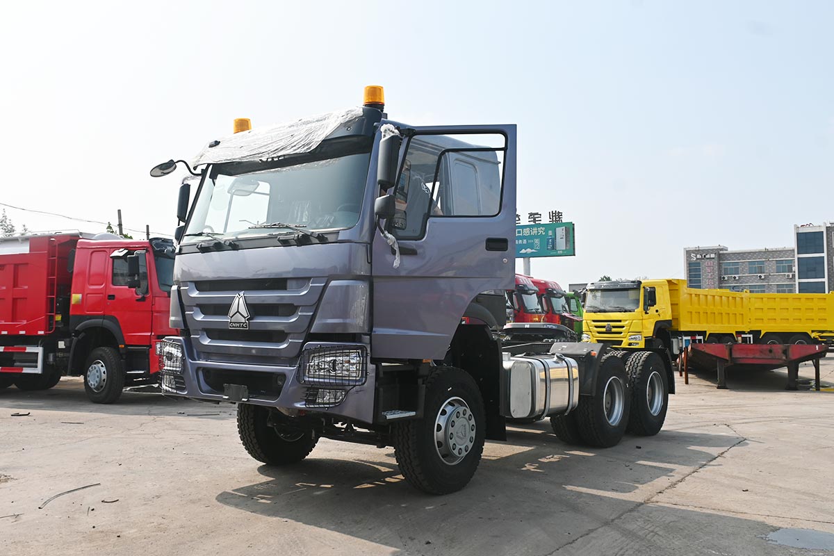 The HOWO-7 6X4 Tractor Is Specially Desi