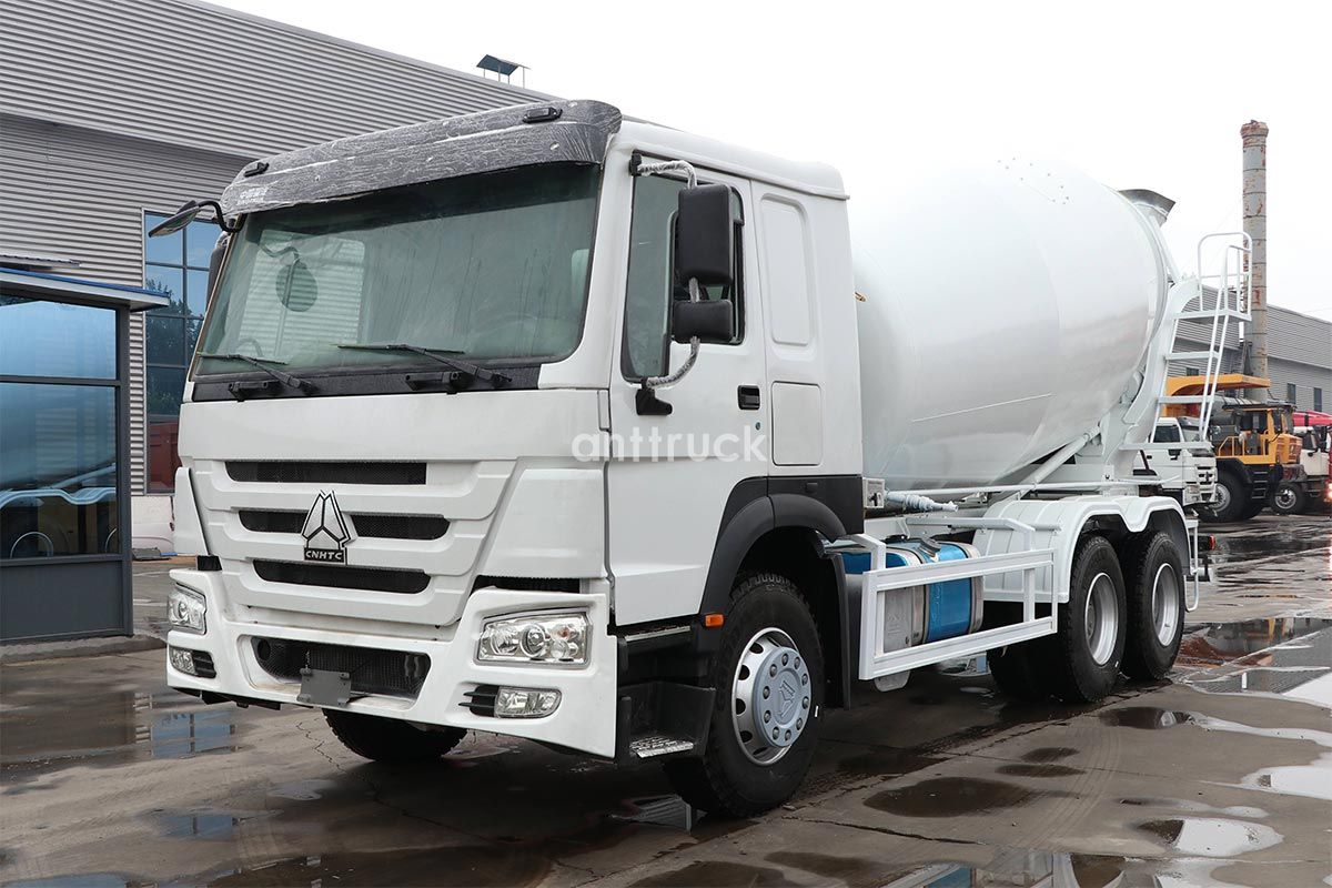 Le Camion Malaxeur Sinotruk HOWO-7 6X4 Est Spécialement Conçu Pour Le Transport 