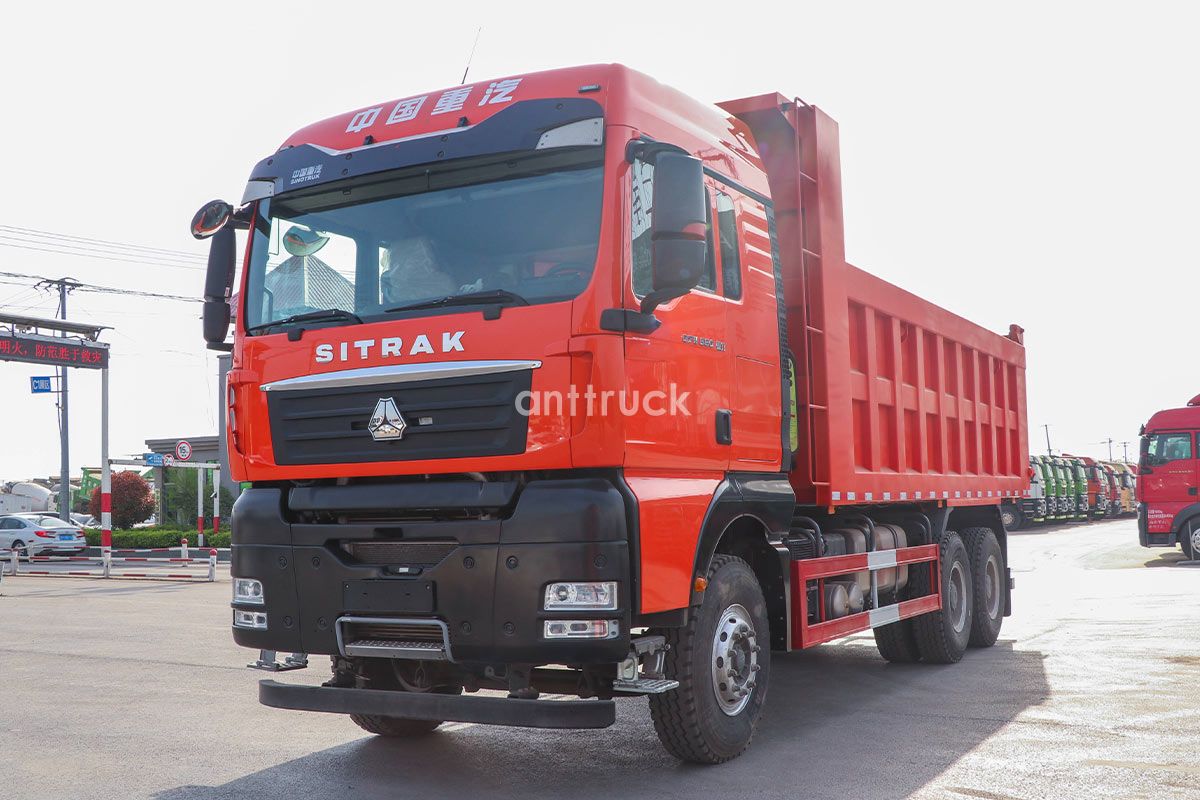 Самосвал SITRAK C7H 6X4 специально разработан для эффективной работы и максималь