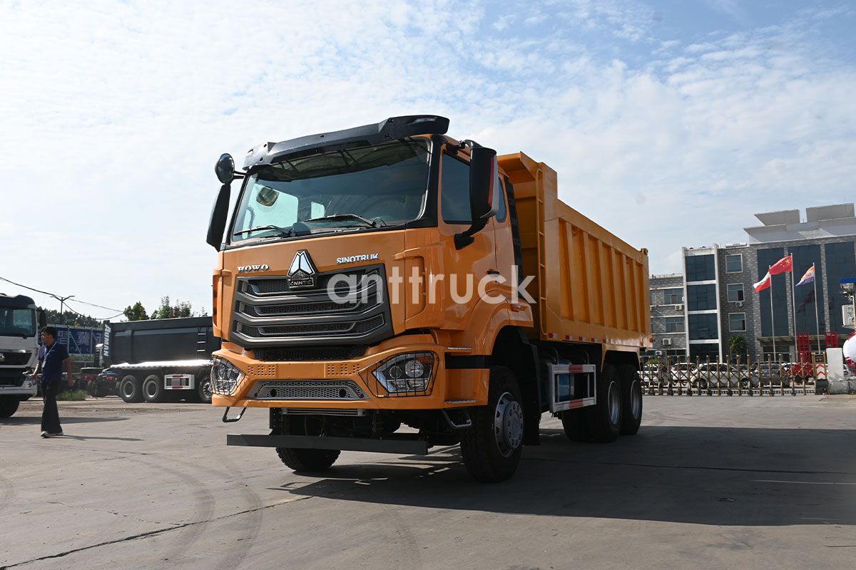 Самосвал HOWO NX 6X4 специально разработан для обеспечения высочайших гарантий б