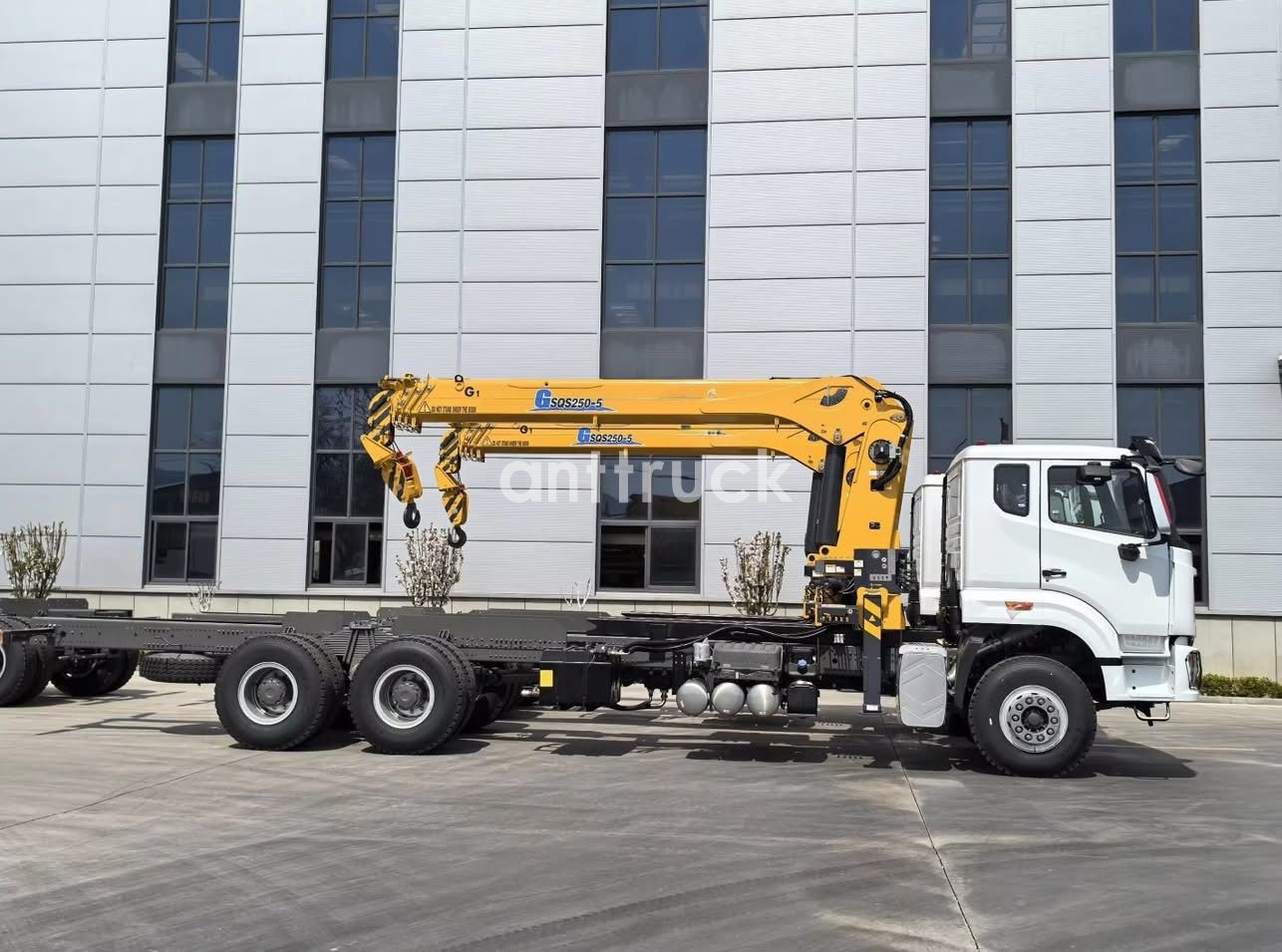 HOWO NX 6X4 Crane Truck 