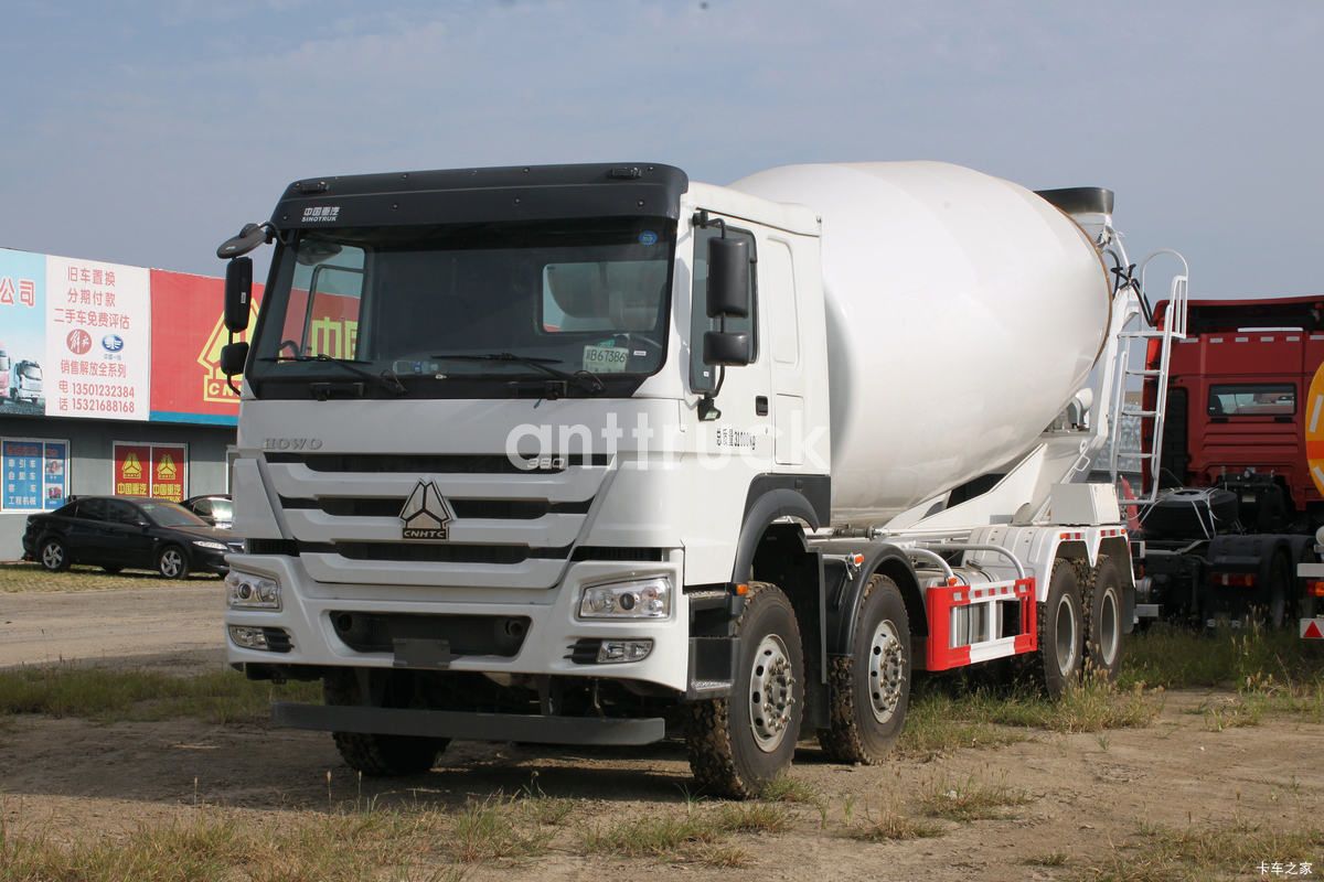 The HOWO-7 8X4 Concrete M
