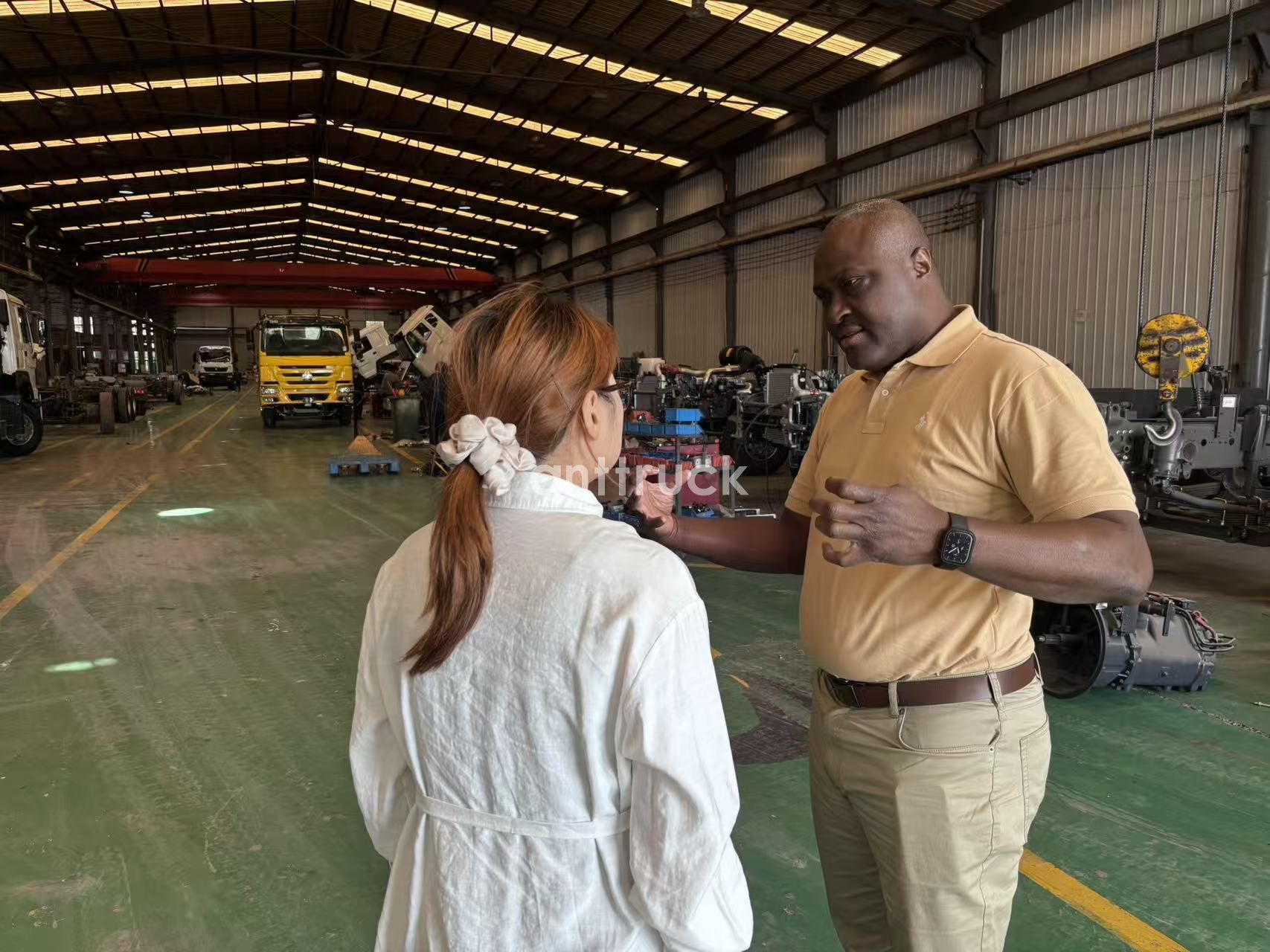 Visite D'un Client Nigérian Dans Notre Usine Pour 