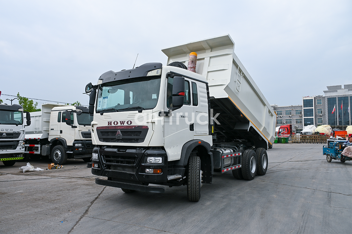 Camion-Benne HOWO TX 6X4 Avec Benne En Forme De U