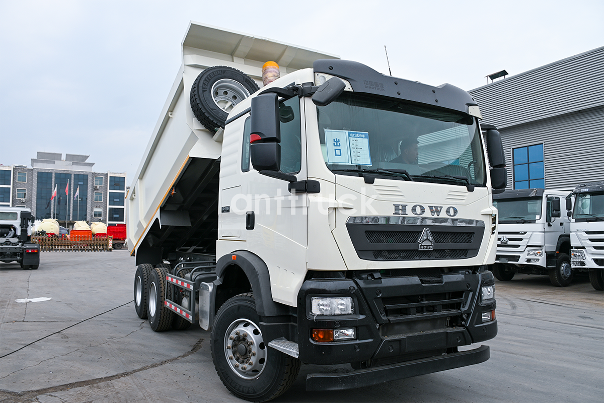 شاحنة قلابة HOWO TX 6X4 بصندوق شحن على شكل حرف U
